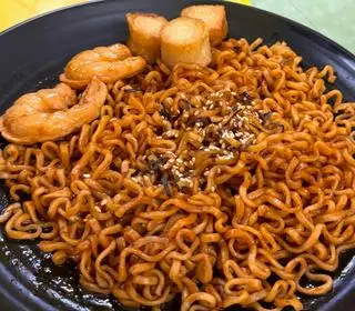 Hình ảnh Mì trộn cay Samyang - tôm con surimi - sò điệp