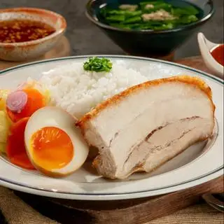 Hình ảnh Cơm Ba rọi nướng da giòn