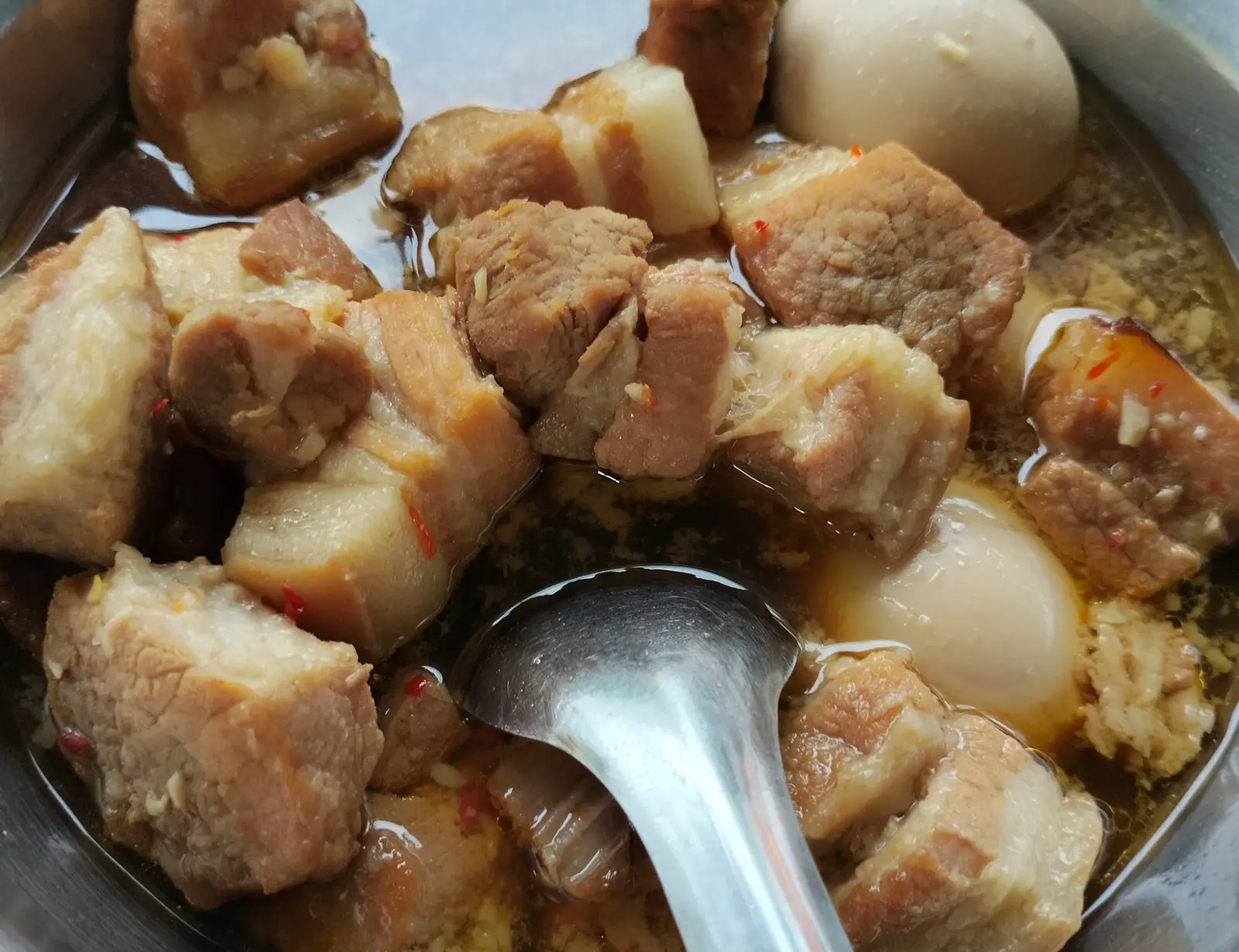 Hình ảnh Cơm thịt heo kho rệu+ trứng 