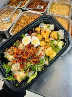 Hình ảnh Bánh Tráng Cuốn Chấm Sốt Me Bơ