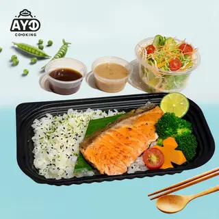 Hình ảnh Cơm cá hồi nướng muối hồng