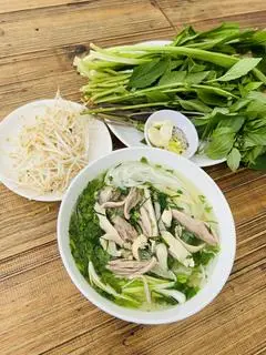 Hình ảnh Phở gà đùi
