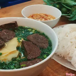 Hình ảnh Canh Xương Măng Kèm Cổ Cánh Vịt