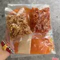 Hình ảnh Bánh tráng đỏ - hành phi - ruốc