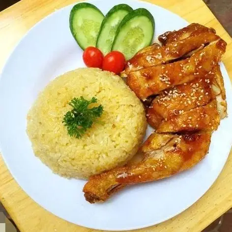 Hình ảnh Cơm gà quay đùi góc tư
