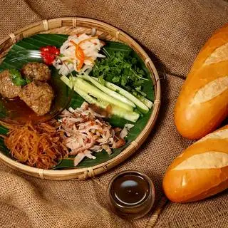 Hình ảnh Bánh mì chấm Bà Bảy