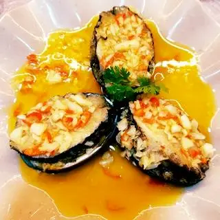 Hình ảnh 6 con bào ngư sốt bơ cay