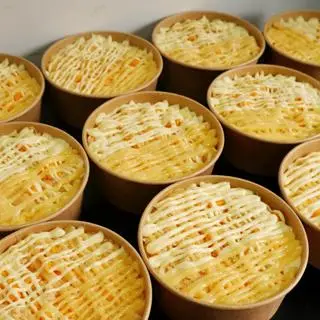 Hình ảnh Bông Lan Trứng Muối Đặc Biệt Full Topping