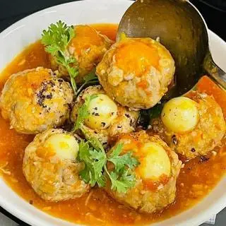 Hình ảnh cơm  xiu mại trứng cút