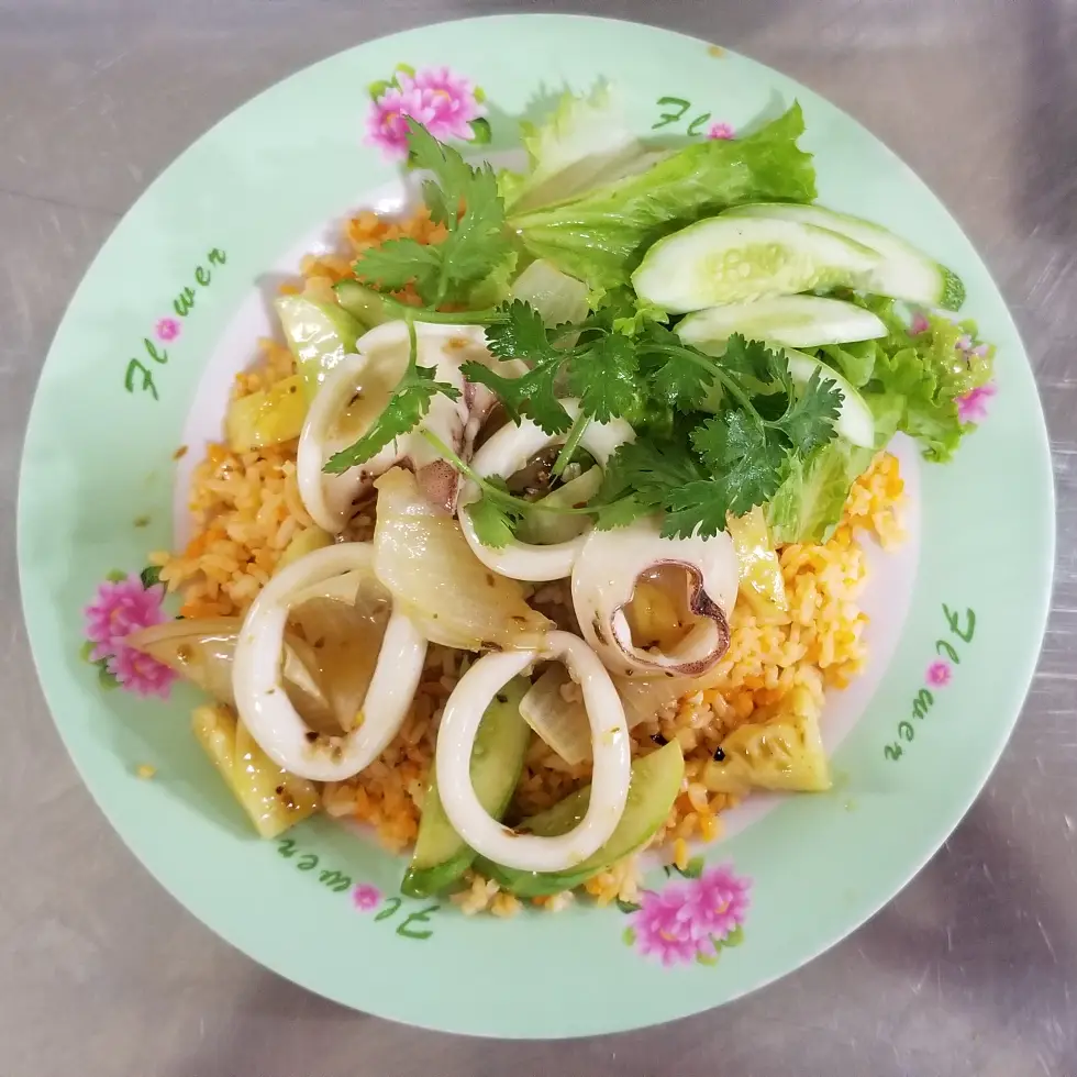 Hình ảnh Cơm chiên mực xào sa tế