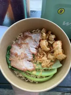 Hình ảnh Mì trộn xá xíu - tóp mỡ