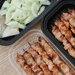 Hình ảnh Thịt xiên nướng mật ong với sốt chấm đặc biệt