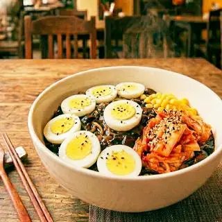 Hình ảnh Mì tương đen trứng gà Jajangmyeon
