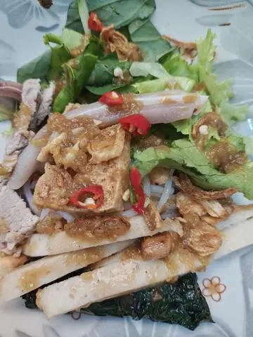 Hình ảnh Bún nước tương thập cẩm Full topping ( Đậu Hủ + Thịt Luộc + Chả Giò + Chả lá + Trứng Sợi )