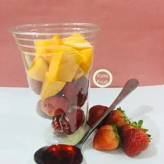 Hình ảnh Ly mix 2 loại: mít thái - dâu tây dầm yogurt
