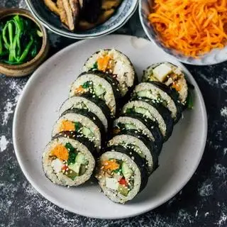 Hình ảnh Cơm Cuộn Truyền Thống