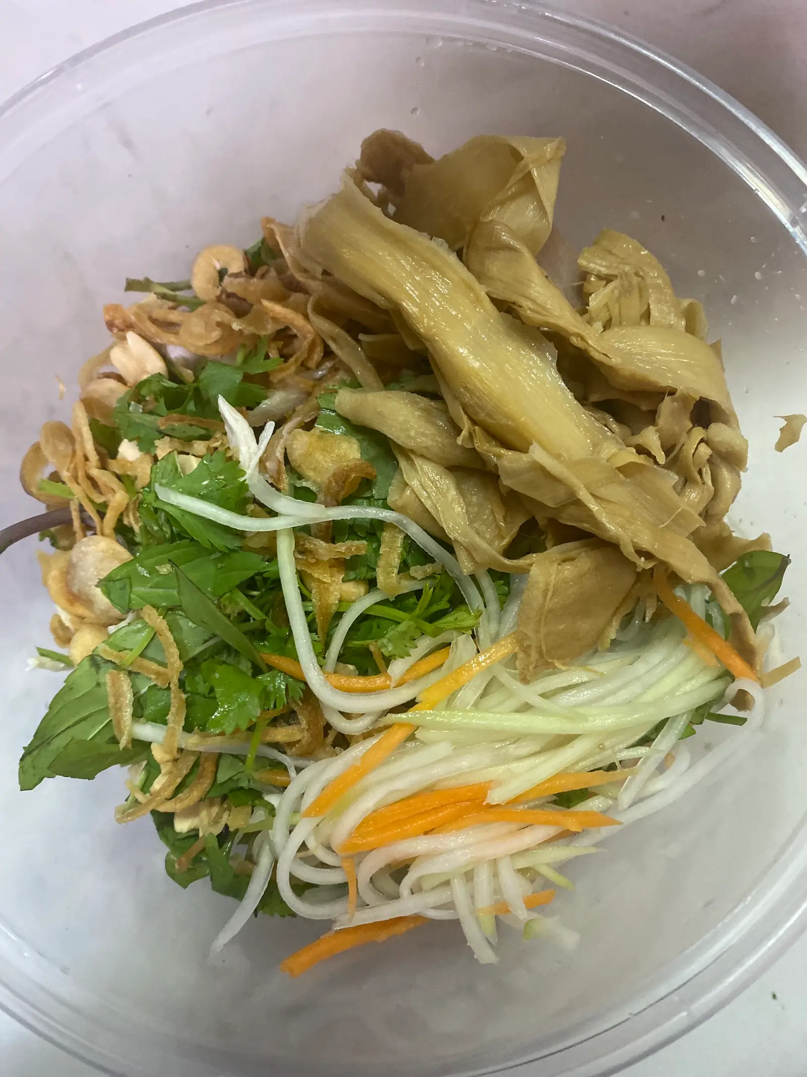 Hình ảnh Mì trộn măng ngan