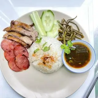Hình ảnh Xôi vịt khìa - lạp xưởng