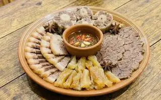 Hình ảnh Đuôi,Nạm,Gân,Tim Bò Trần (Kèm Tương Bần) Nhỏ