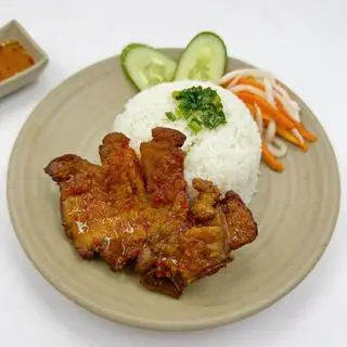 Hình ảnh cơm sườn cốt lết 