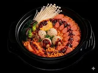 Hình ảnh Mỳ Hàn trộn xúc xích kim chi