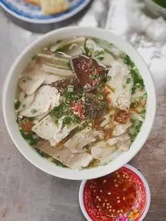 Hình ảnh bánh canh huyết da heo