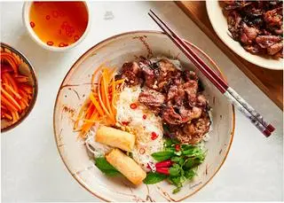 Hình ảnh Bún thịt nướng chả giò