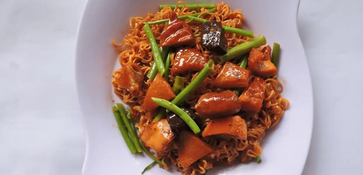 Hình ảnh Phá lấu xào mì 1 vắt