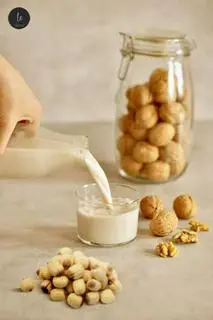 Hình ảnh Sữa hạt sen óc chó
