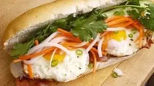 Hình ảnh Bánh Mì Thịt Chả + Trứng Ốp La