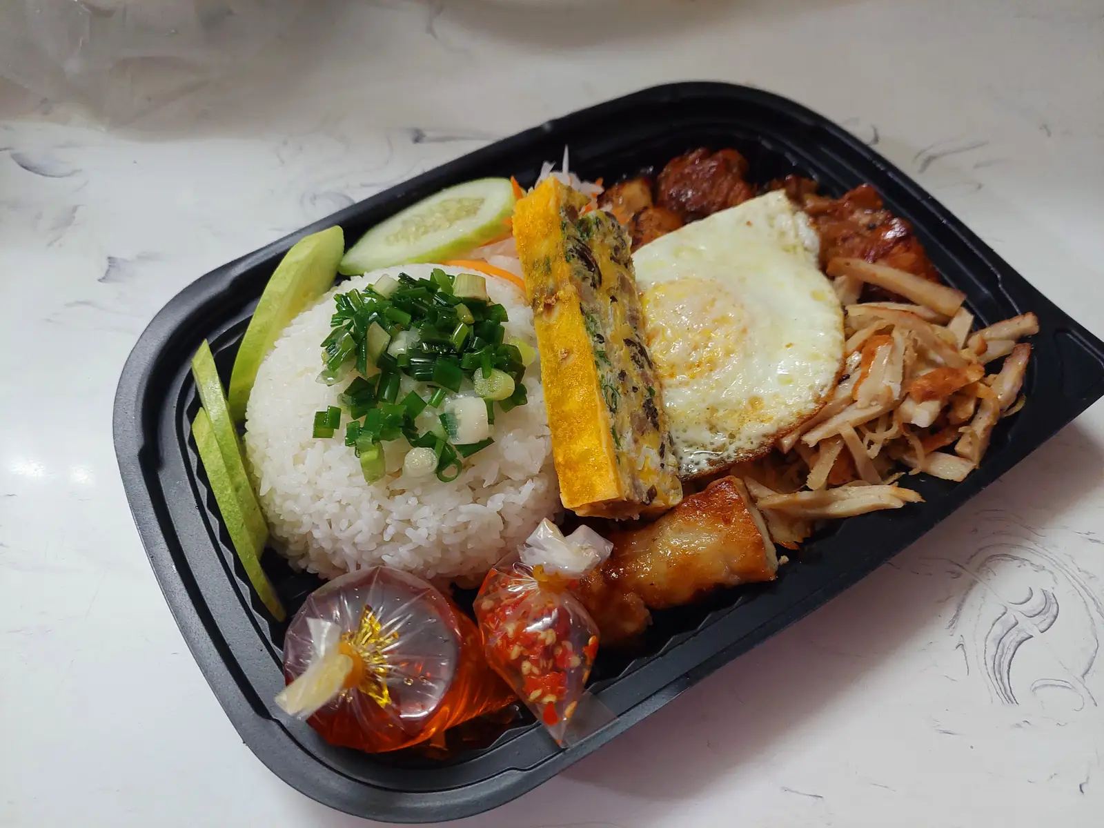 Hình ảnh Cơm tấm full topping