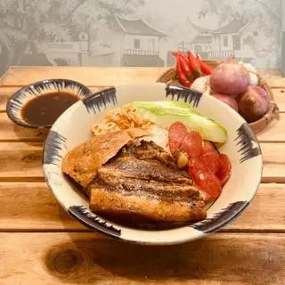 Hình ảnh Xôi thịt - chả - lạp xưởng