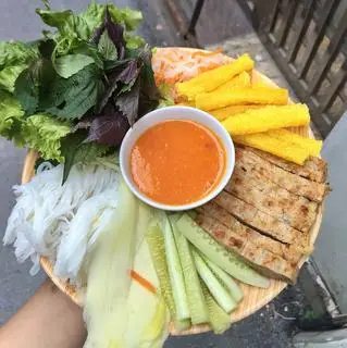 Hình ảnh nem nướng+trà chanh 