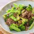 Hình ảnh Cơm bò xào bông cải