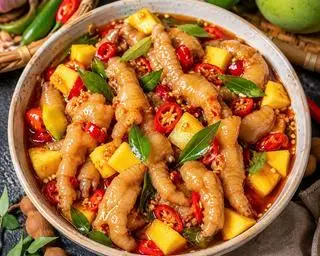 Hình ảnh Chân Gà Rút Xương Ngâm Mắm Me Size L