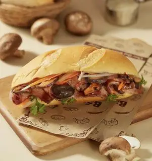 Hình ảnh Bánh Mì Bò Bulgogi Sốt Kem Nấm