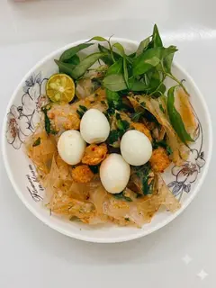 Hình ảnh Bánh tráng trộn mỡ hành 4 trứng