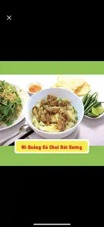 Hình ảnh Mì quảng gà chọi rút xương - trứng cút