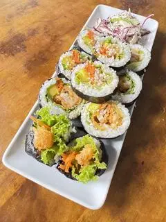 Hình ảnh Kimbap Gà Chip Giòn Tan