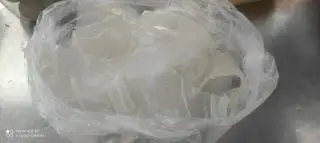 Hình ảnh bánh tráng dẻo ăn với sốt 