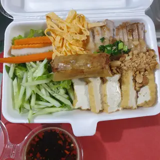 Hình ảnh Bún Nước Tương Thịt Khìa Đầy Đủ 