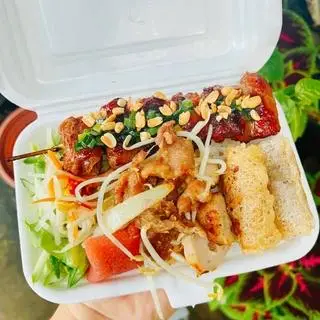 Hình ảnh Bún thịt nướng đầy đủ + Nước sâm