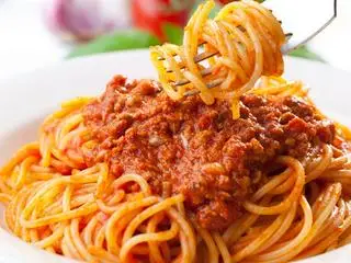 Hình ảnh Mì ý bò bằm sốt cà