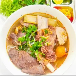 Hình ảnh Bún Bò Đầy Đủ Có Sườn  Bò