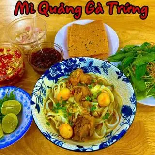 Hình ảnh Mì quảng gà trứng cút