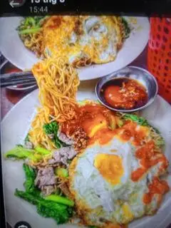 Hình ảnh mì xào bò trứng 