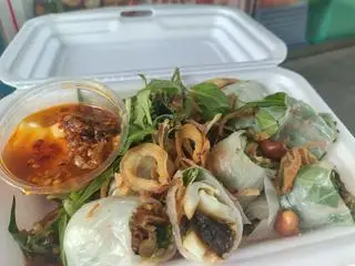 Hình ảnh Bánh tráng chấm me bơ tuổi thơ 