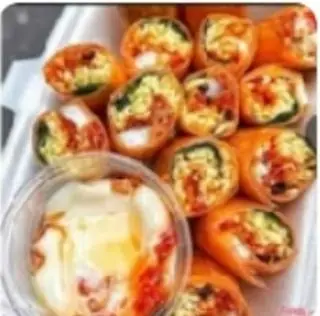 Hình ảnh Bánh tráng cuốn đỏ
