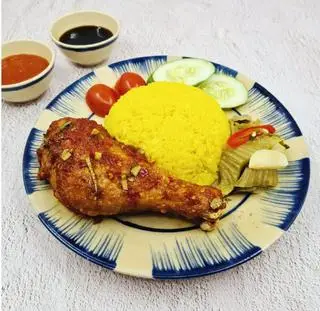 Hình ảnh CƠM GÀ ĐÙI TỎI MAYO 