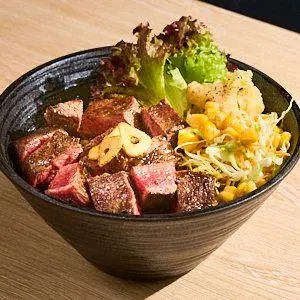 Hình ảnh Cơm thịt bò nướng mềm希少部位ミスジステーキ